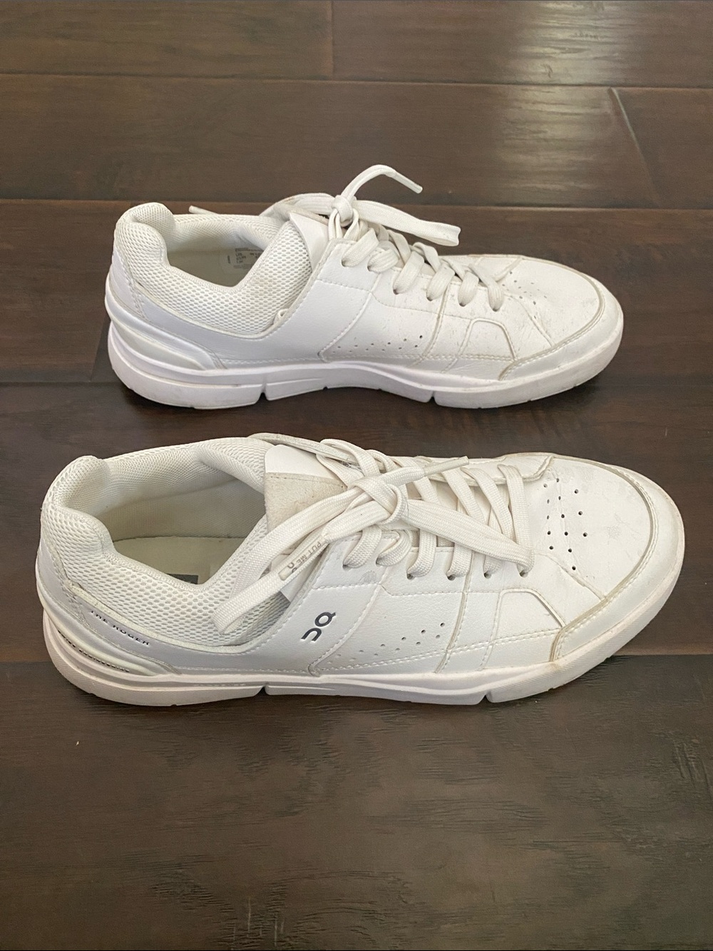 On Cloud The Roger Cloudtec white sneakers women’s size 10